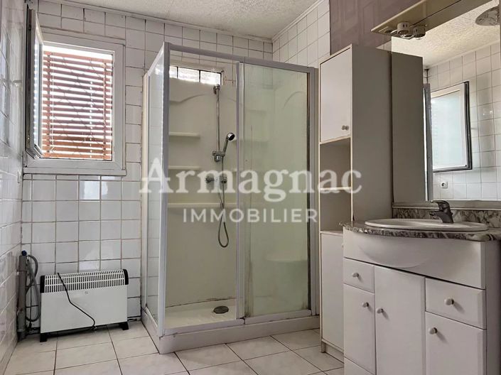 Image No.8-3 Bed House for sale