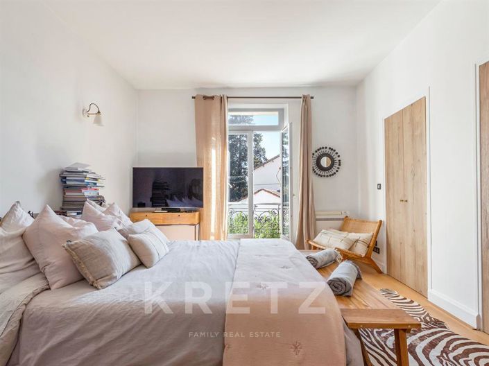 Image No.11-6 Bed House for sale