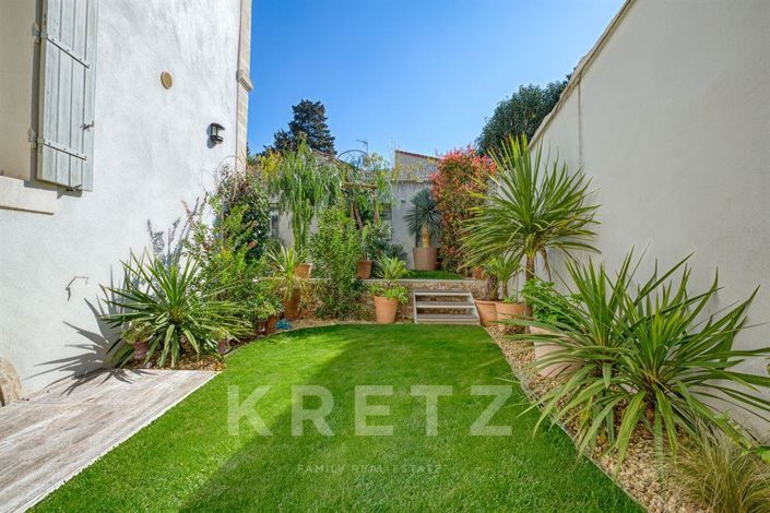 Image No.19-6 Bed House for sale