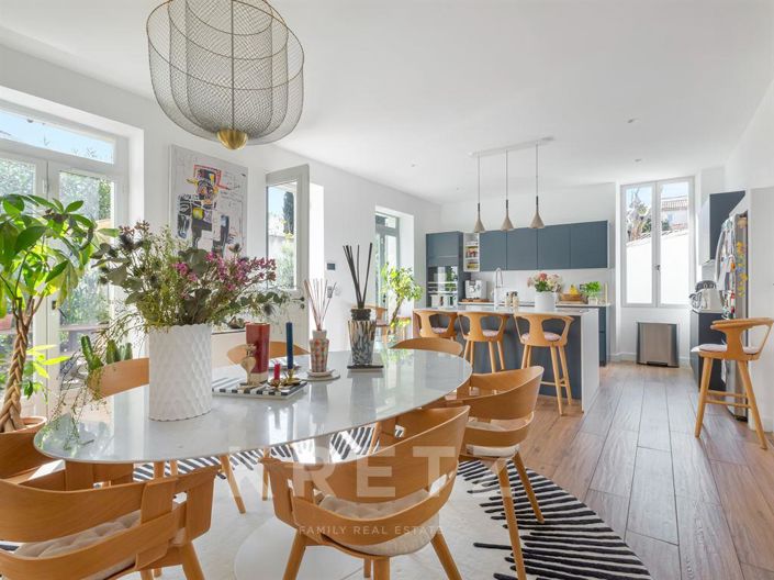 Image No.6-6 Bed House for sale