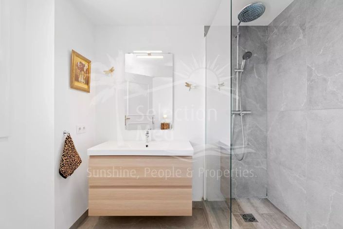 Image No.17-2 Bed Apartment for sale