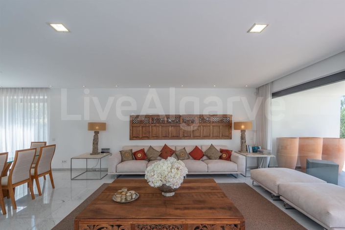 Image No.16-4 Bed House for sale