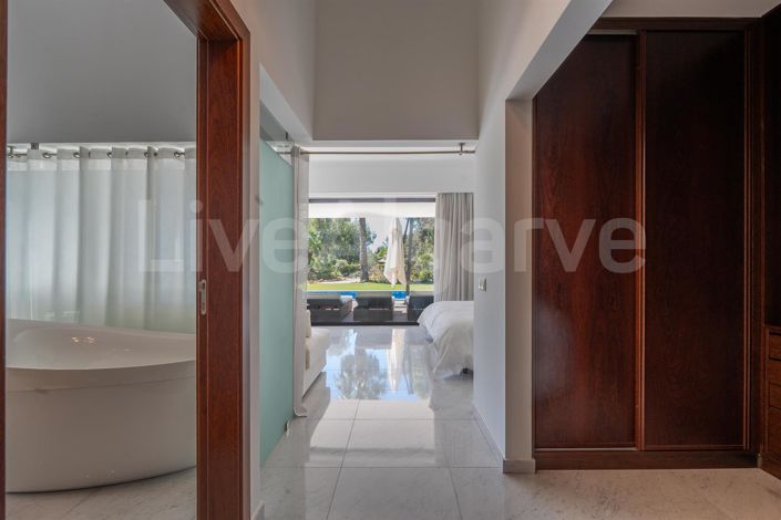 Image No.29-4 Bed House for sale