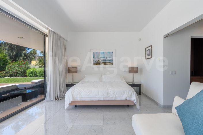 Image No.34-4 Bed House for sale