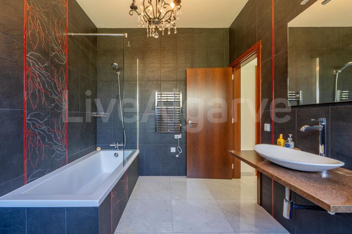 Image No.39-4 Bed House for sale