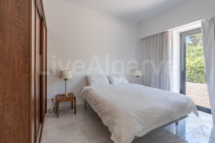 Image No.44-4 Bed House for sale