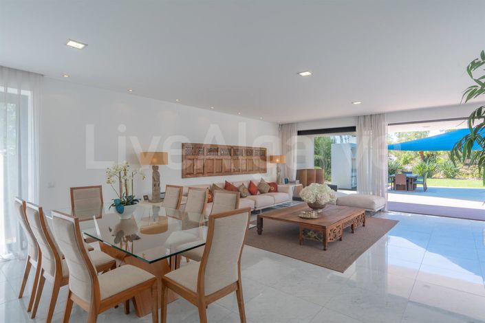 Image No.7-4 Bed House for sale