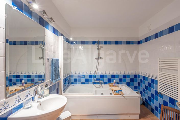 Image No.56-3 Bed House for sale