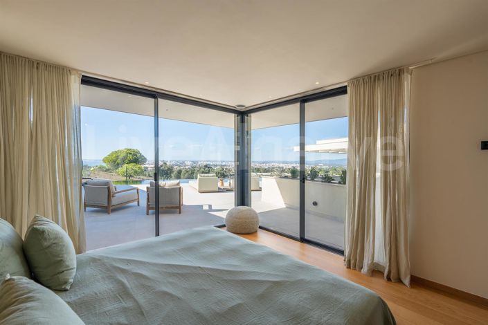 Image No.41-5 Bed House for sale