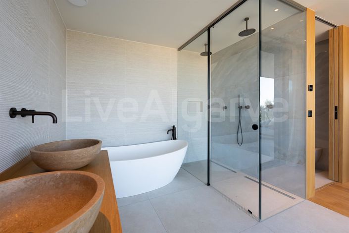 Image No.59-5 Bed House for sale