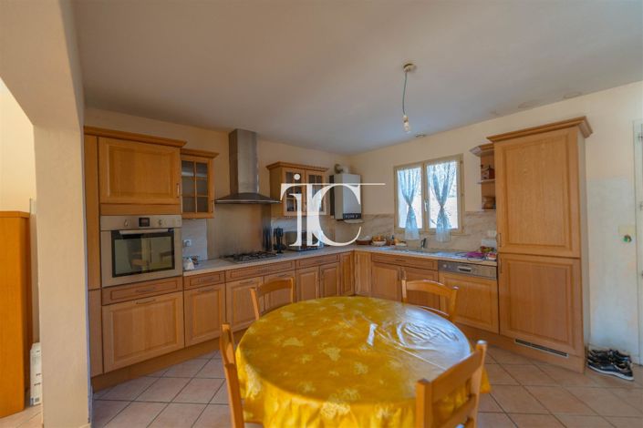 Image No.12-5 Bed House for sale