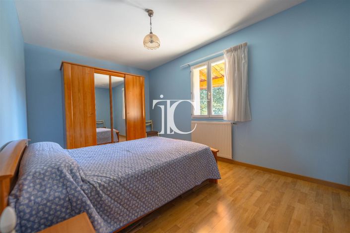 Image No.13-5 Bed House for sale