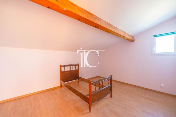 Image No.17-5 Bed House for sale