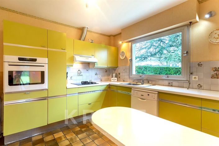 Image No.10-5 Bed House for sale