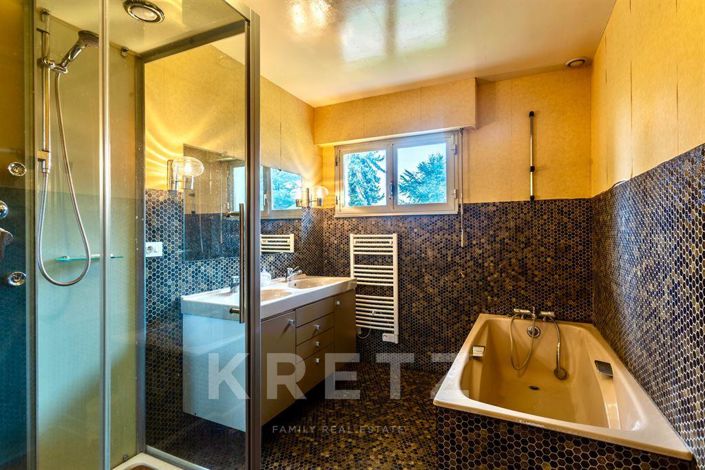 Image No.11-5 Bed House for sale