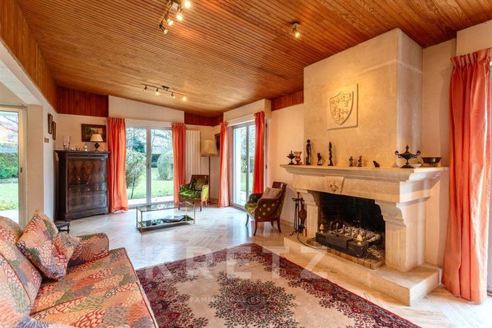 Image No.2-5 Bed House for sale