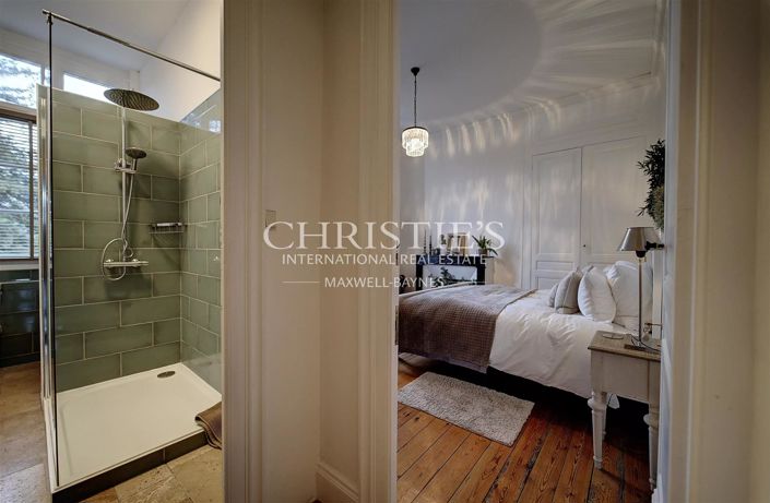 Image No.19-10 Bed House for sale