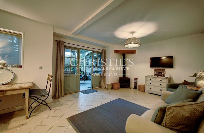 Image No.27-10 Bed House for sale