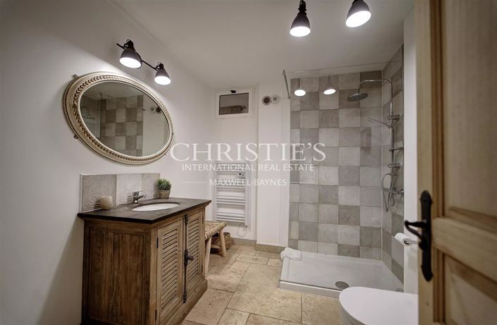 Image No.29-10 Bed House for sale