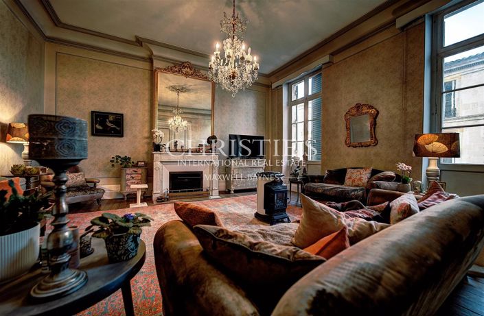 Image No.4-10 Bed House for sale