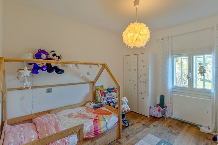 Image No.12-4 Bed House for sale