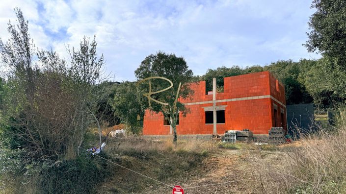 Image No.9-5 Bed House for sale