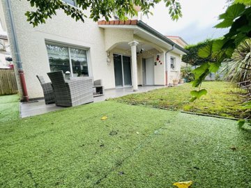 1 - Janneyrias, Maison