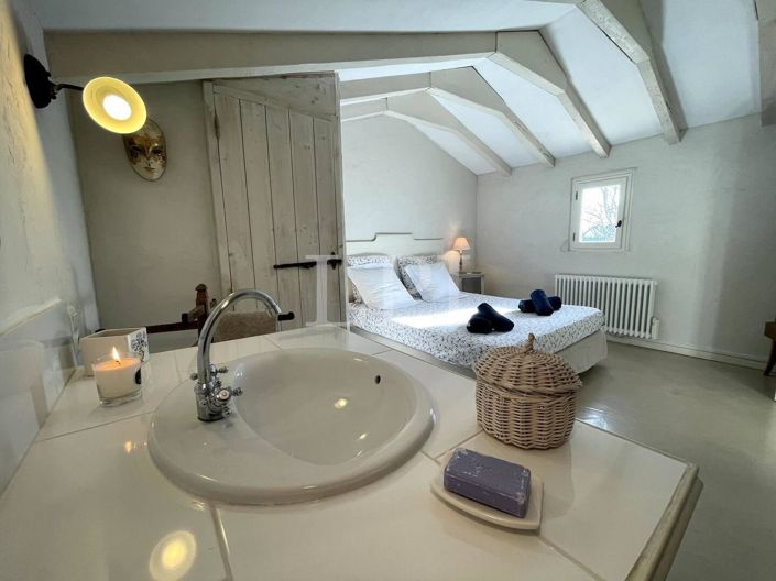 Image No.16-5 Bed House for sale