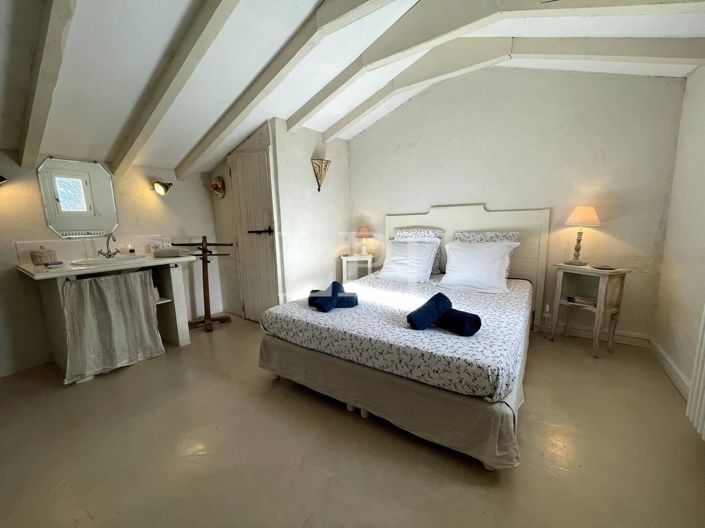 Image No.17-5 Bed House for sale