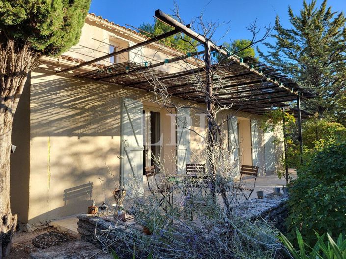 Image No.2-5 Bed House for sale