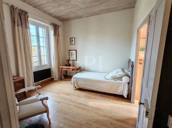 Image No.16-4 Bed House for sale