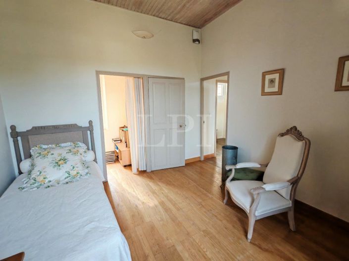 Image No.17-4 Bed House for sale