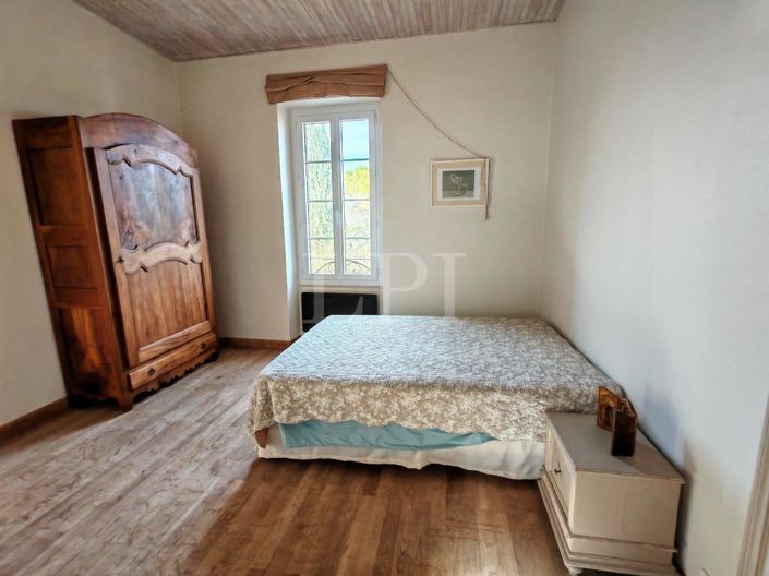 Image No.18-4 Bed House for sale