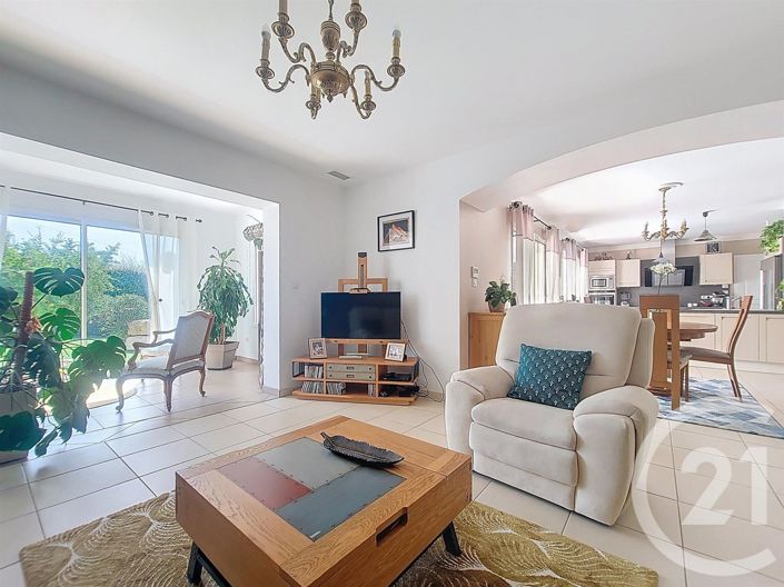 Image No.2-3 Bed House for sale