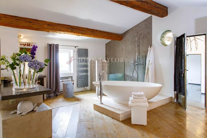 Image No.15-6 Bed House for sale