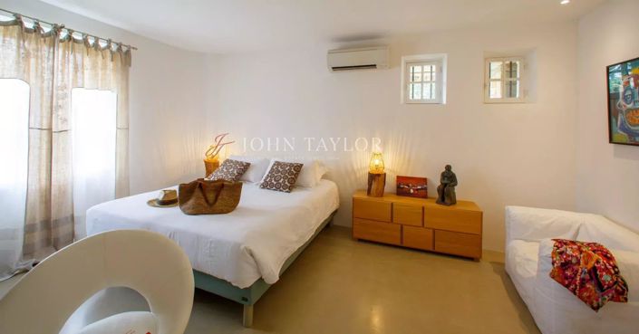 Image No.8-6 Bed House for sale