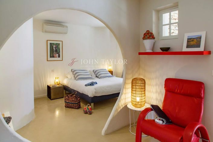 Image No.9-6 Bed House for sale