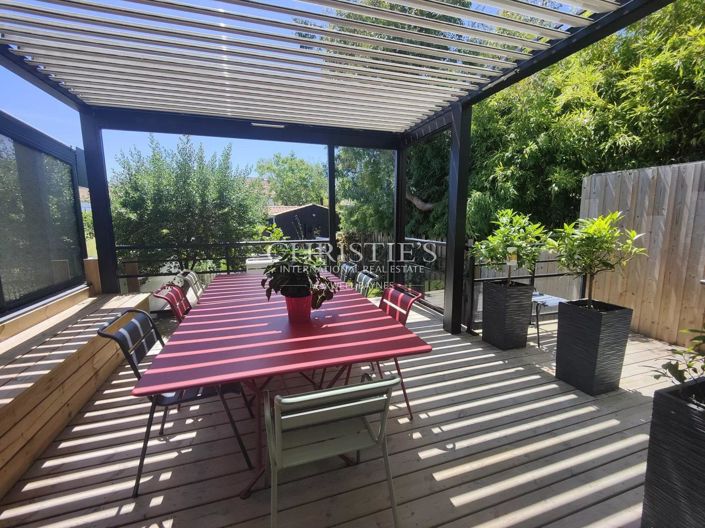 Image No.2-4 Bed House for sale