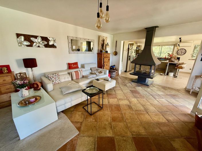 Image No.2-3 Bed House for sale