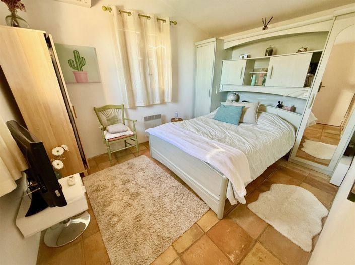 Image No.20-3 Bed House for sale