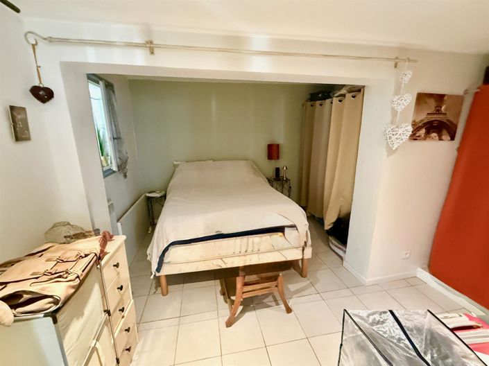 Image No.21-3 Bed House for sale