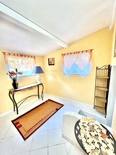 Image No.17-4 Bed House for sale