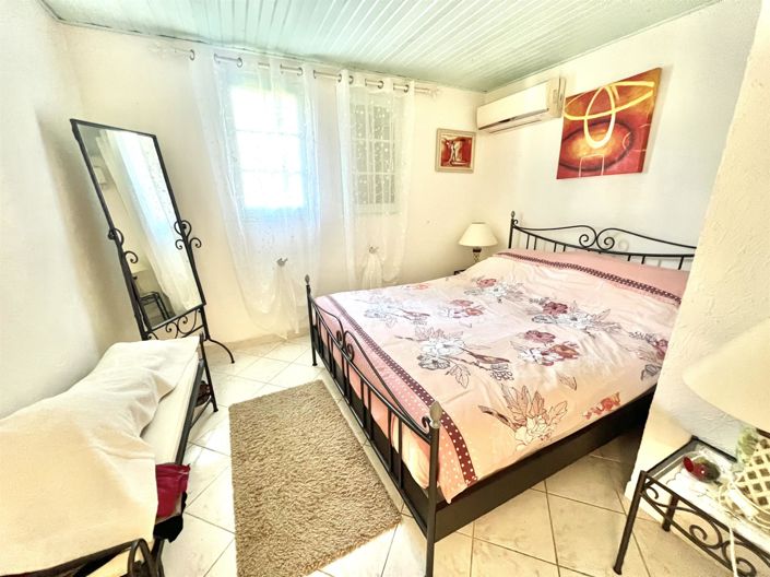 Image No.8-4 Bed House for sale