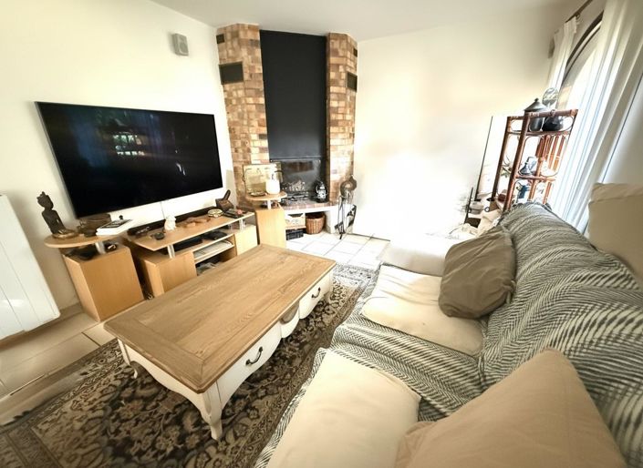 Image No.2-4 Bed House for sale