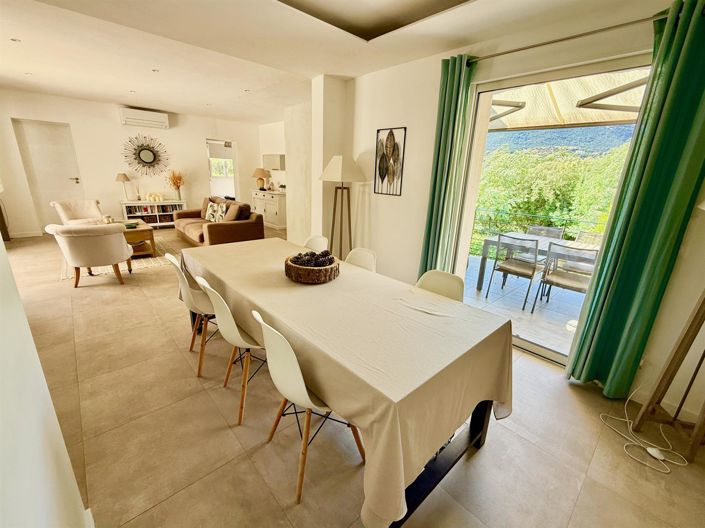 Image No.11-4 Bed House for sale