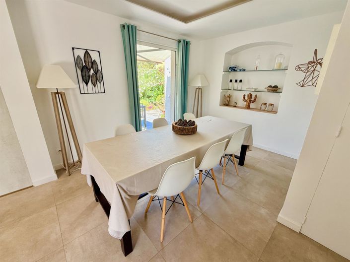 Image No.25-4 Bed House for sale