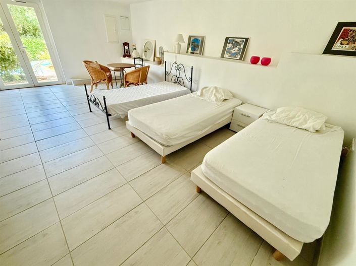 Image No.32-4 Bed House for sale