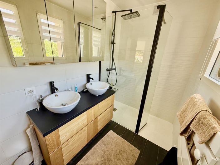 Image No.38-4 Bed House for sale