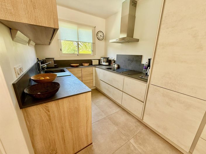 Image No.40-4 Bed House for sale