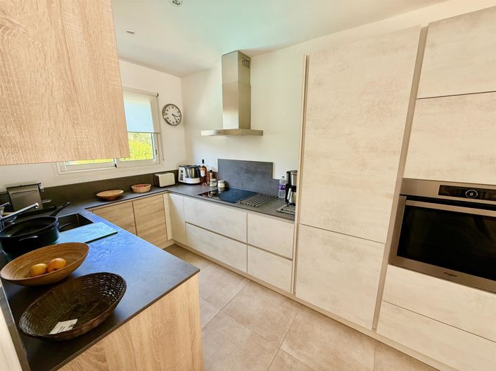 Image No.8-4 Bed House for sale